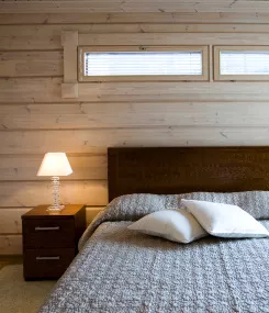 Vit panel inomhus med Timberex Thixo